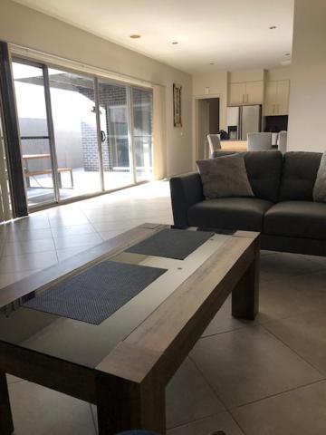 Central Executive 3Br Townhouse 50M To Dean Street ออลเบอรี ภายนอก รูปภาพ
